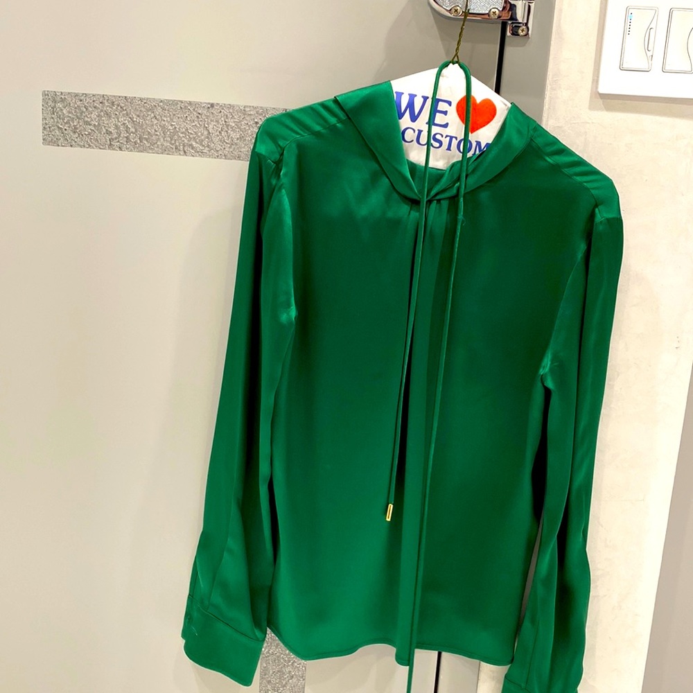 Emerald color silk long sleeve blouse with optional thin tie.